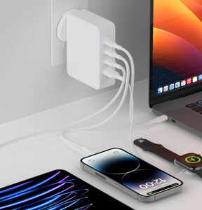 Belkin - Adaptador de corriente - tecnología GaN - 140 vatios - Fast Charge, Suministro de energía 3.1 - 4 conectores de salida (USB, 3 USB-C) - blanco